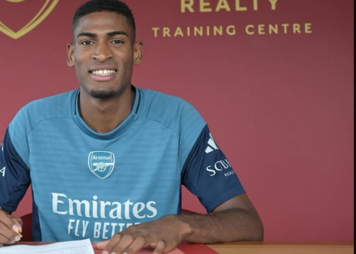 Cristhian Mosquera Resmi Gabung Arsenal, Bek Muda Handa Isi Lini Belakangl