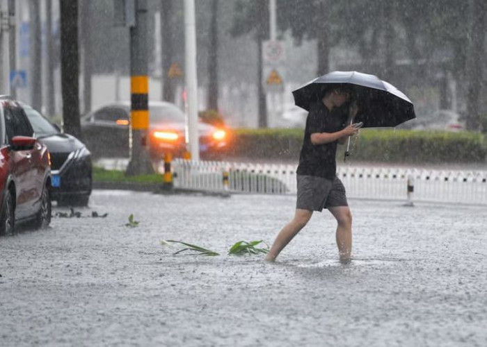 BMKG Ingatkan Potensi Hujan Lebat di Banyak Wilayah, Warga Diminta Tetap Waspada