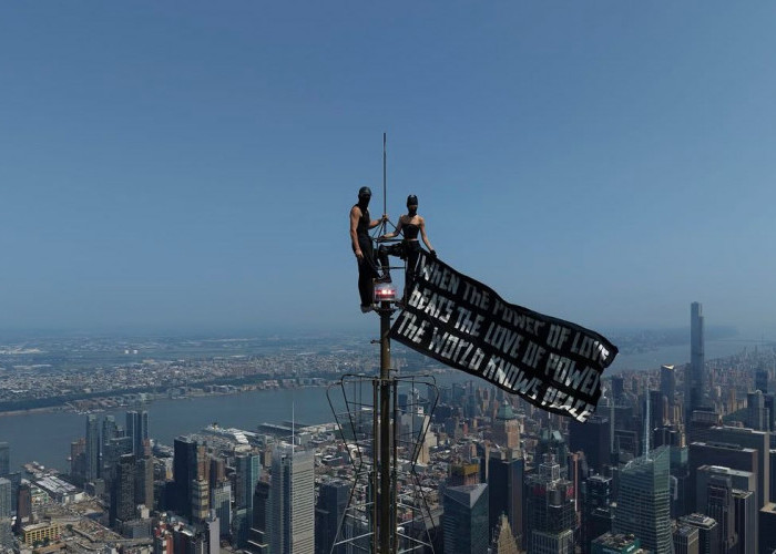 Aksi Lamaran Ekstrem di Puncak Empire State Building, Pasangan Asal Rusia Diamankan Polisi