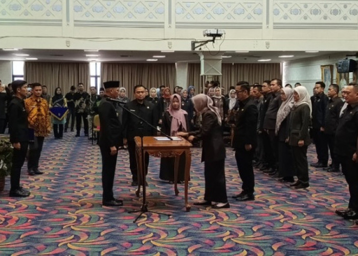 Gubernur Mirza Mutasi Perdana Besar-besaran Eselon III,  Ini Daftar Lengkapnya