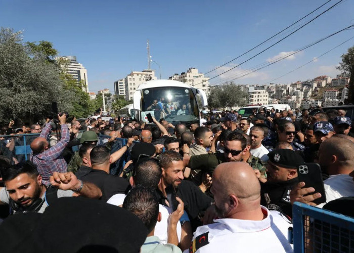 Ribuan Warga Gaza Sambut Pulang Ratusan Tahanan Palestina yang Dibebaskan Israel