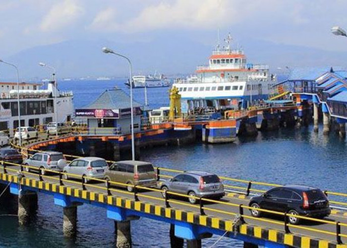Cuaca Ekstrem Terjang Selat Bali, Pelabuhan Ketapang Berlakukan Skema Buka-Tutup