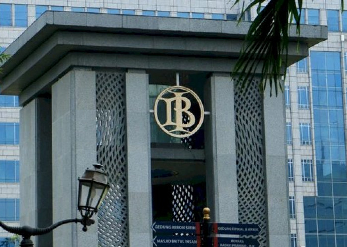 Rupiah Kembali Menguat ke Bawah Rp18.000 per Dolar AS Usai BI Naikkan Suku Bunga Acuan 5,50 Persen