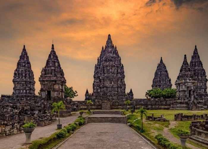 Masih Percaya Legenda Roro Jonggrang? Ini Fakta Sejarah Candi Prambanan! 