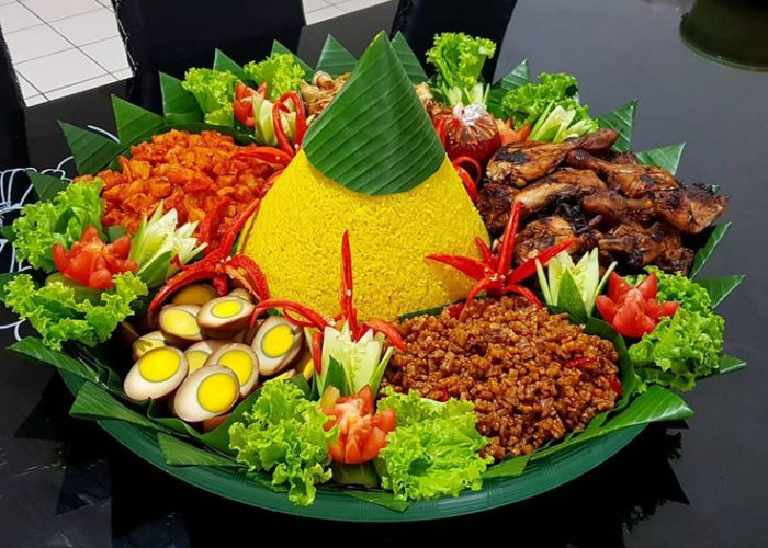 Bukan Sekadar Nasi Kuning, Ini Alasan Tumpeng Jadi Simbol Perayaan di Indonesia