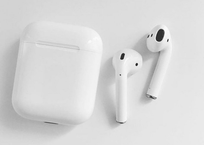 Waspada 5 Bahaya Tersembunyi Pakai 'Earphone' Terlalu Lama!