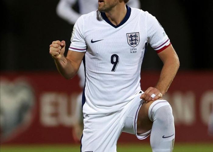 Kane & Gordon Menyala! Inggris Hancurkan Latvia 5-0, Tiket Piala Dunia di Tangan