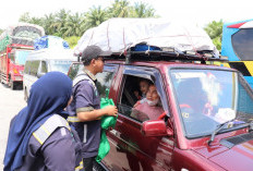 Operasi Simpatik di Tol Bakter: Hangatnya Kepedulian di Tengah Arus Mudik Lebaran