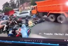 Diduga Rem Blong, Truk Fuso Tabrak Sejumlah Kendaraan di Jalan Pramuka Bandar Lampung