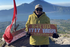 Rayakan Ulang Tahun ke-73, Nenek Ini Lakukan Ekspedisi Touring Motor dan Mendaki 4 Gunung di Indonesia