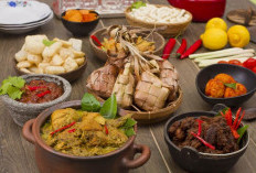 Simfoni Santan: Mengapa Opor dan Ketupat Tak Pernah Absen di Meja Lebaran