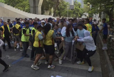 Pelari Terobos Pagar Pembatas Saat Jakarta Running Festival, Petugas Kewalahan
