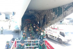 Hari ke-12 Penanganan Gempa NTT, TNI Salurkan Total 925,638 Ton Bantuan