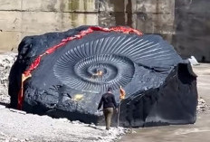 Viral Batu Hitam Raksasa Diklaim Shaligram Muncul Usai Banjir, Ternyata Patung Buatan Manusia