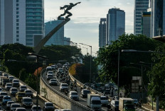 Kepadatan Lalu Lintas Meningkat di Jam Sibuk, Aktivitas Masyarakat Kembali Normal di Sejumlah Kota