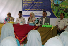 Siswa SMKN 1 Tegineneng Dilatih Jadi Pembicara, Presenter Radar Lampung TV Bagikan Rahasia Public Speaking