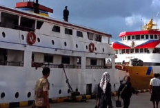 KM Permata Obi Tabrak KM Queen Mary di Pelabuhan Jailolo akibat Angin Kencang