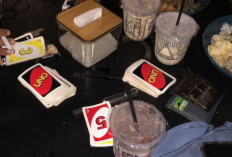 Nongkrong Sampai Tengah Malam!! Bikin Bahagia atau Diam-Diam Merusak?