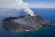Gunung Anak Krakatau Masih Berstatus Siaga, Asap Kawah Capai 100 Meter