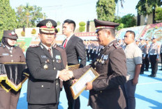 Hari Bhayangkara ke-80, Kapolres Tanggamus Beri Penghargaan kepada 27 Personel Polri dan 6 Warga Berprestasi