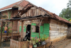 Ibu Juhanah Tertimpa Atap Saat Angin Puting Beliung, Asbesnya Hancur 