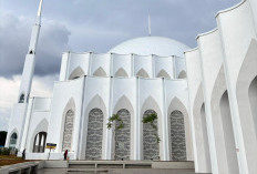 Ramai Pengunjung, Masjid Raya Al Bakrie Jadi Tujuan Wisata Religi  