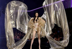 Setelah Delapan Tahun Absen, Ming Xi Kembali Melenggang di Victoria’s Secret Fashion Show