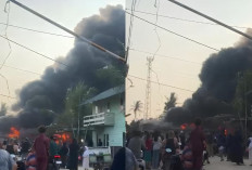 Gudang Diduga Penyimpanan BBM di Pesawaran Terbakar Hebat, Petugas Gabungan Lakukan Pemadaman