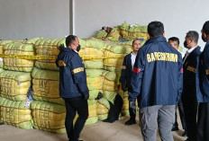  Bareskrim Bongkar Dugaan Impor Ilegal 1.257 Bal Pakaian Bekas di Subang, Nilainya Rp15 Miliar