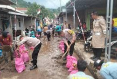 Banjir Kembali Rendam Bandar Lampung, Warga Terdampak Mulai Bersihkan Rumah dan Fasilitas Umum