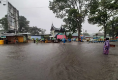 banjir tengah malam terjang bukit tinggi, 8 Rumah dan Mushola terdampak 