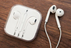 Bisa Bikin Tuli Permanen! Ini Bahaya Tidur Menggunakan Earphone