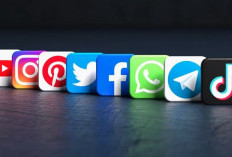 Fenomena 'Ngabuburit Digital', Ini Alasan Warga Habiskan Waktu Menunggu Berbuka di Media Sosial