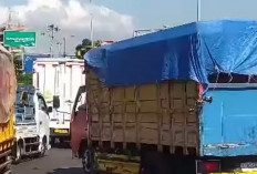Antrean 'Horor' Kendaraan di Ketapang, Lonjakan Truk Logistik dan Perbaikan Dermaga Jadi Sorotan