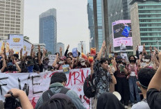 Salam Tiga Jari Kerap Muncul Saat Demonstrasi, Ini Makna di Baliknya