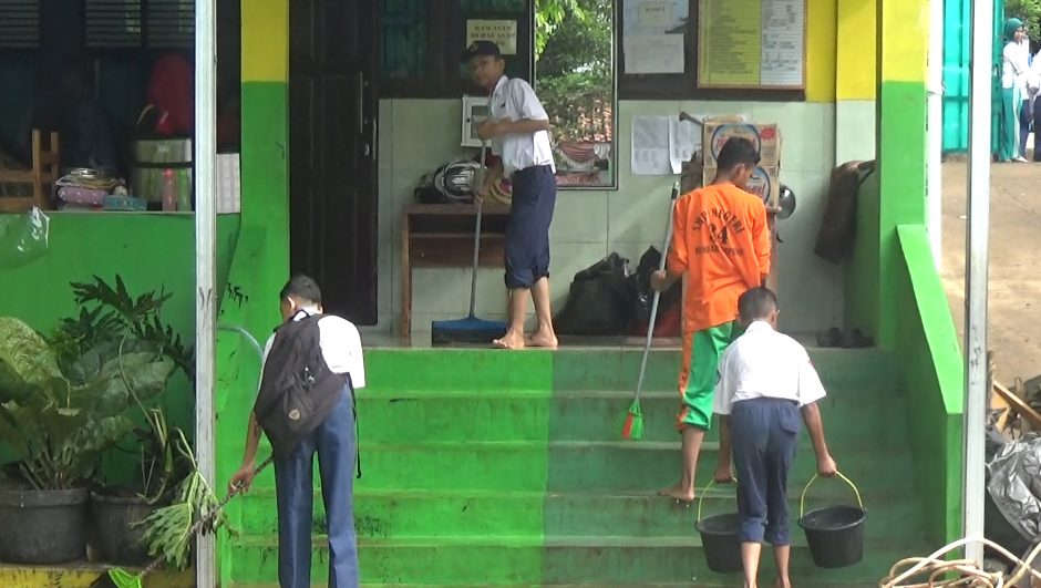 3 Kelas Rusak KBM SMP Terganggu