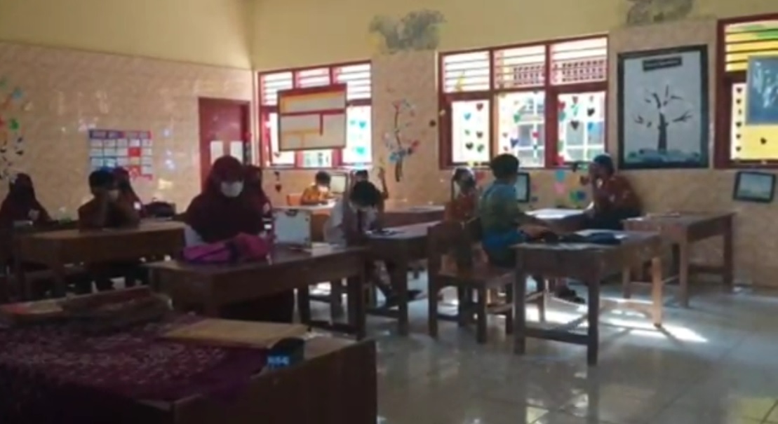 Sekolah Terendam, Siswa SDN 3 Rawa Laut Tunda Bejalar