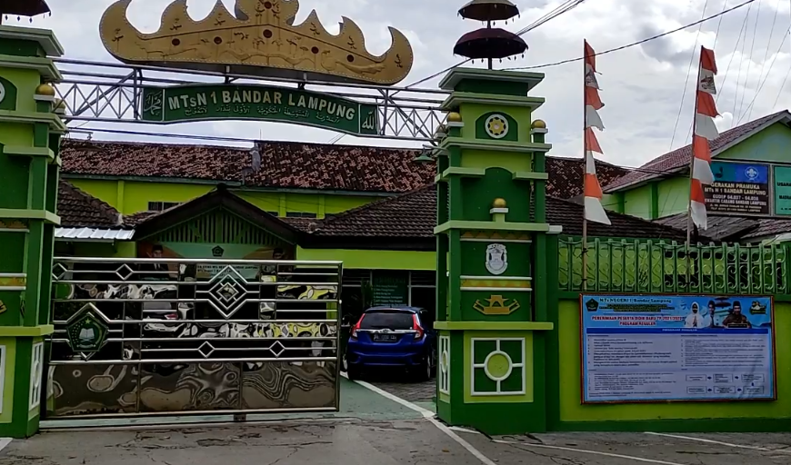 Hari Pertama PPDB, MTsN 1 Bandar Lampung Dibanjiri Pendaftar