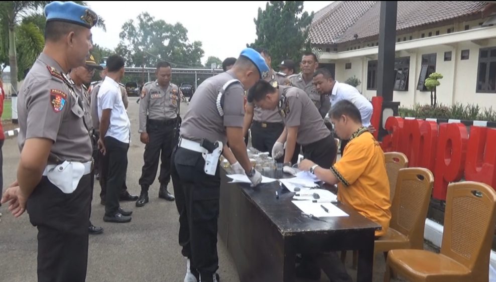 Anggota Polres Mendadak Tes Urine