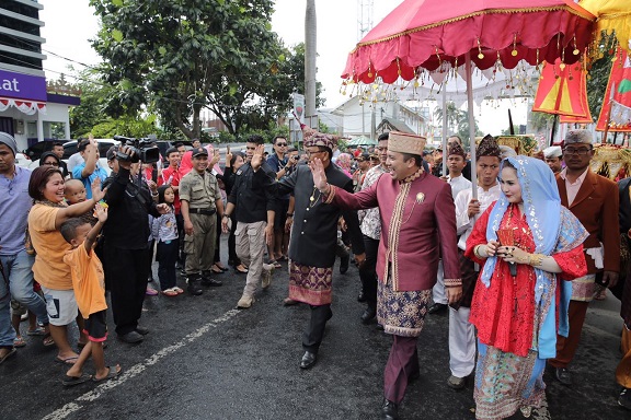 Parade Budaya Culture and Carnival Banjir Pengunjung