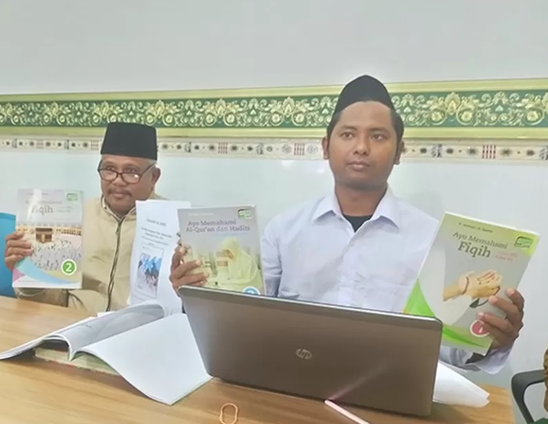 Delapan Buku MTs Menyimpang Beredar, Sebut Syahadat Termasuk Dalam Rukun Khutbah Jum’at