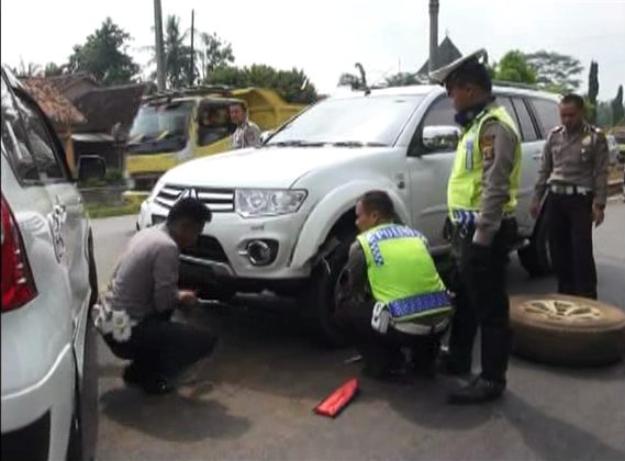 Mobil Tumburan, Kasat Lantas dan Mantan Ketua DPRD Nyaris Ribut