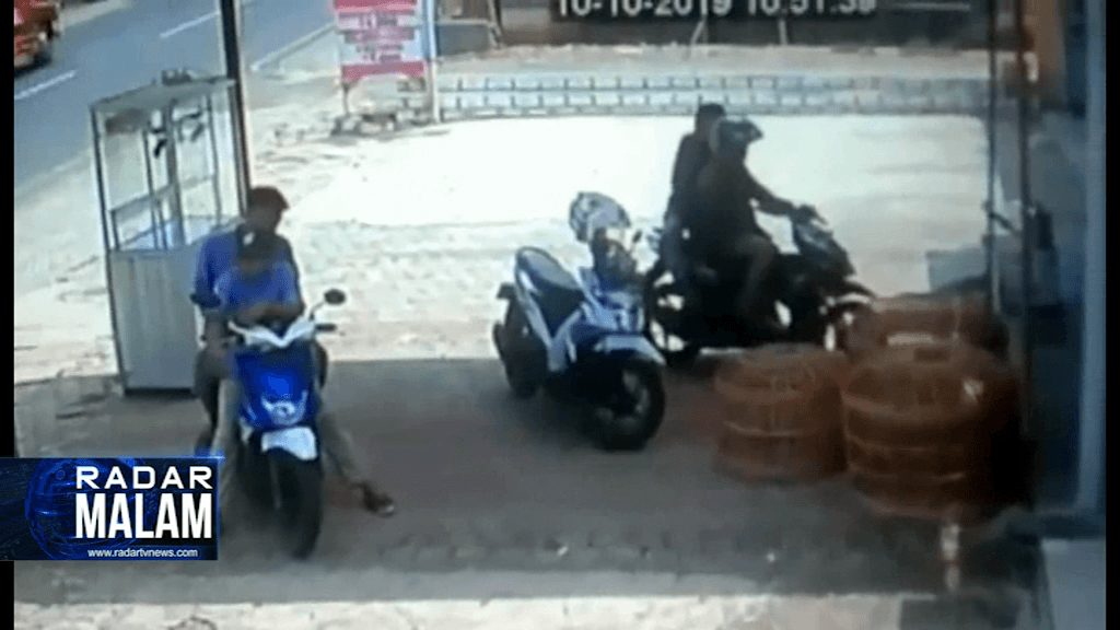 Curi Motor, Kawanan Bandit Terekam CCTV