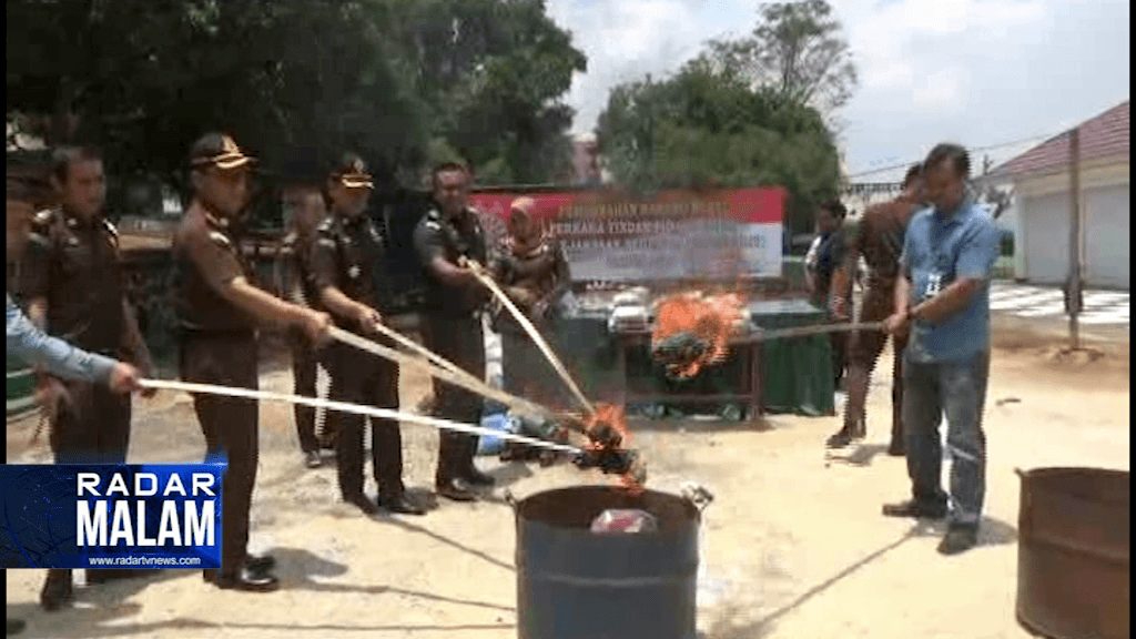 8 Ton Garam Selundupan Dimusnahkan