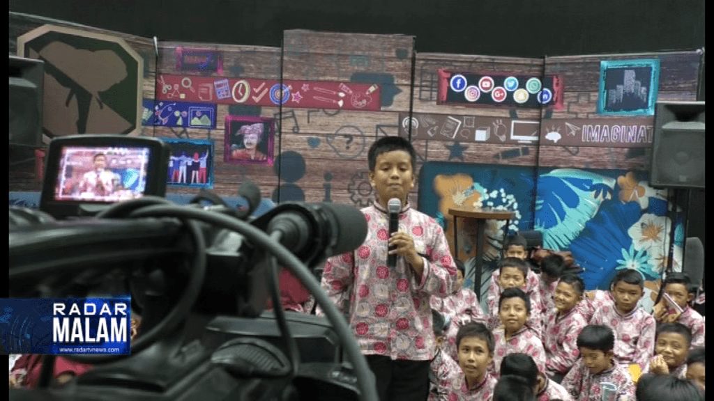 Siswa SDIT Cahaya Madani Belajar Jurnalistik TV